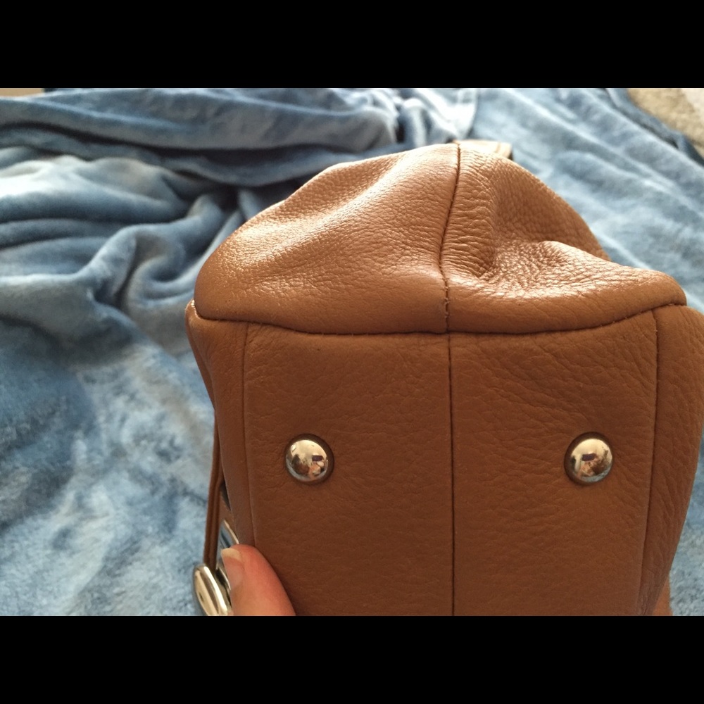 More Photos! B. makowsky Camel Hobo Shoulder Bag - Picture 3 of 8